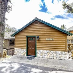 The Lakefront Retreat