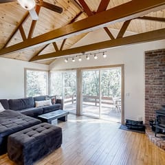Cascadel Hideaway - Sauna, Fireplace & Dogs OK