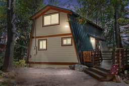 Chief Peak Cabin - Near Yosemite, Deck & Loft - Image 2