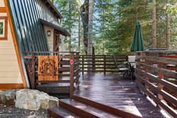 Chief Peak Cabin - Near Yosemite, Deck & Loft - Image 3