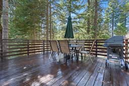 Chief Peak Cabin - Near Yosemite, Deck & Loft - Image 4