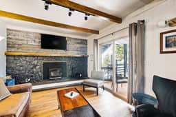 Whispering Trees - Near Yosemite, Fireplace & EV - Image 4