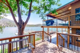 Peters Lakefront - Lakefront, Hot Tub & Dock - Image 5