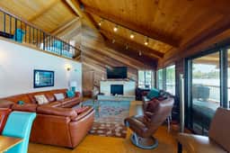 Peters Lakefront - Lakefront, Hot Tub & Dock - Image 2
