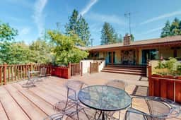 Putney Place - Hot Tub & Mountain Views - Image 2