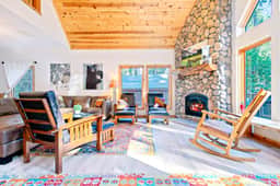 Oso Lodge - Ping-Pong, Deck & EV Charger - Image 4