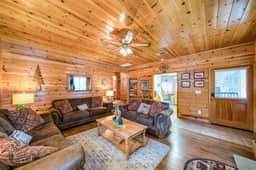 Black Bear Cabin - Boat Slip, Walk to Lake - Image 3