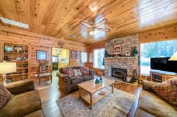 Black Bear Cabin - Boat Slip, Walk to Lake - Image 4