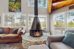 Bass Lake Lodge - Lake Views, Sleeps 16, Dogs OK - Image 4