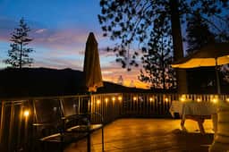 Bass Lake Lodge - Lake Views, Sleeps 16, Dogs OK - Image 5