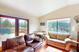 Alder Lake View Lodge - Image 5