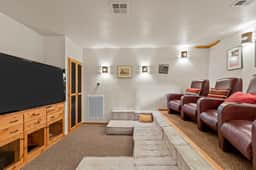 Willow Cove Log Cabin - Image 2