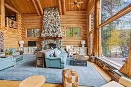 Willow Cove Log Cabin - Image 4