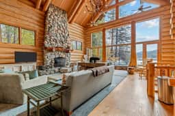 Willow Cove Log Cabin - Image 3