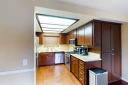 Calandri Lakeview House - Image 5