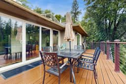 Todd's Lakeside Getaway - Image 4