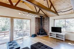Cascadel Hideaway - Sauna, Fireplace & Dogs OK - Image 3