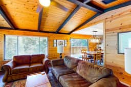 Yosemite Big Rock Cabin - Image 3