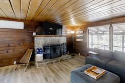 Sugar Pine Log Cabin - Image 5
