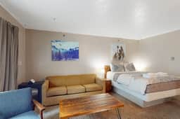 Yosemite West Condo B104 - Image 4