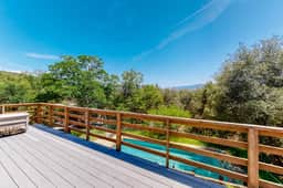 Hodges Hill Yosemite House - Image 2