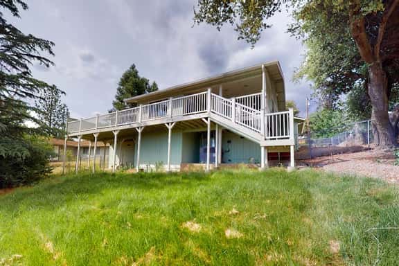 Yosemite Portal - Mountain Views, Deck & Dogs OK - Image 1