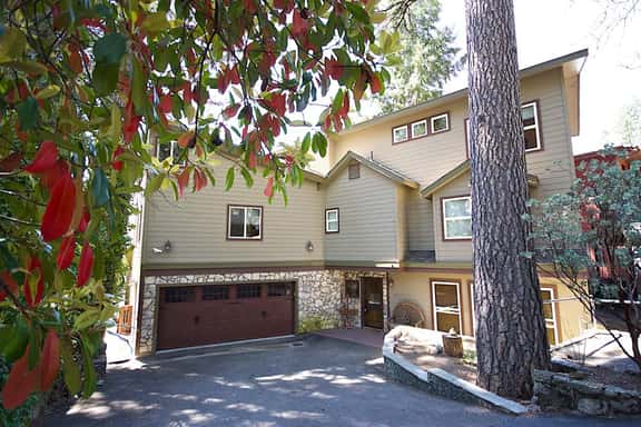 Humphreys Lakefront - Private Dock, Sleeps 24 - Image 1