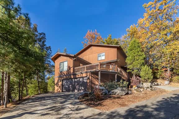Alder Lake View Lodge - Image 1