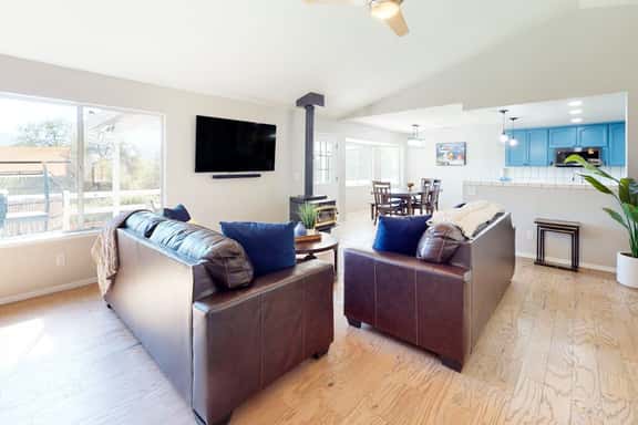 Five Oaks Circle Ranch - Image 1
