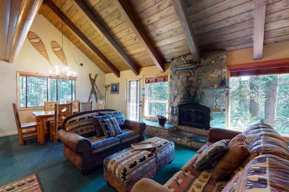 Yosemite Silvertip Lodge - Image 1