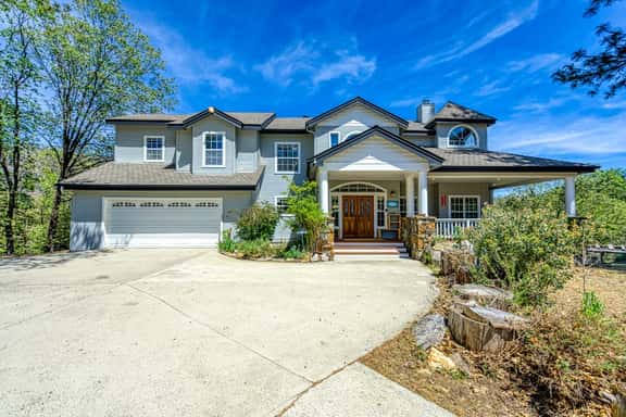 Cascadel Haven - Mountain Views & Dog-Friendly - Image 1