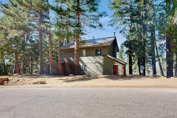 Vernal Vista - Inside Yosemite, Deck & Views - Image 1