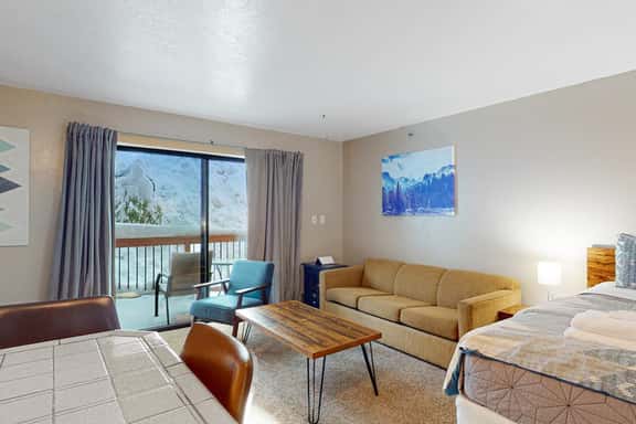 Yosemite West Condo B104 - Image 1