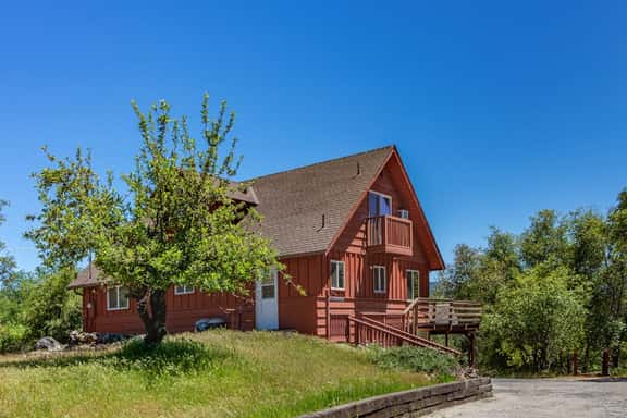 Hodges Hill Yosemite House - Image 1