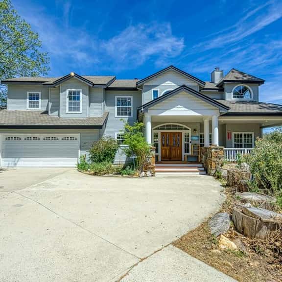 11 Acre Mountain Spirit Retreat - Image 1