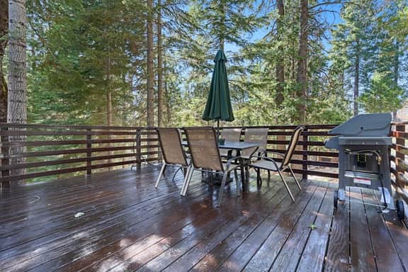 Chief Peak Cabin - Near Yosemite, Deck & Loft - Image 4