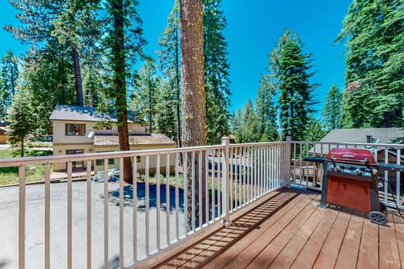 Granite Tranquility - Private Sauna & Fireplace - Image 3