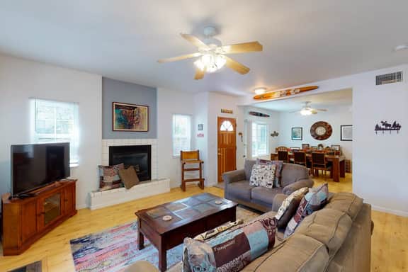 Moler Lake House - Pool, Hot Tub & Dog-Friendly - Image 3