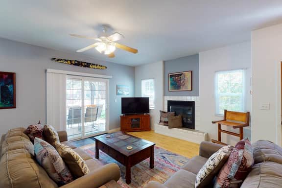 Moler Lake House - Pool, Hot Tub & Dog-Friendly - Image 4