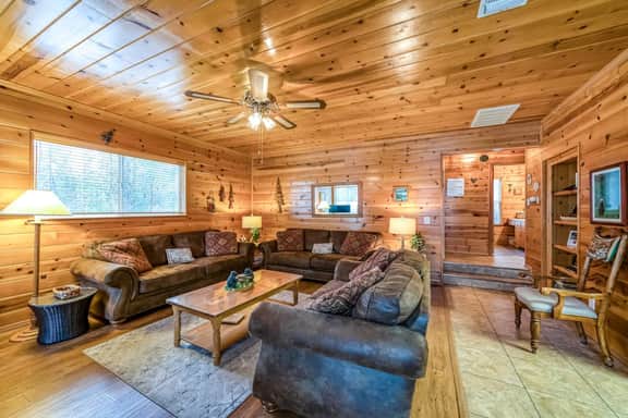 Black Bear Cabin - Boat Slip, Walk to Lake - Image 2