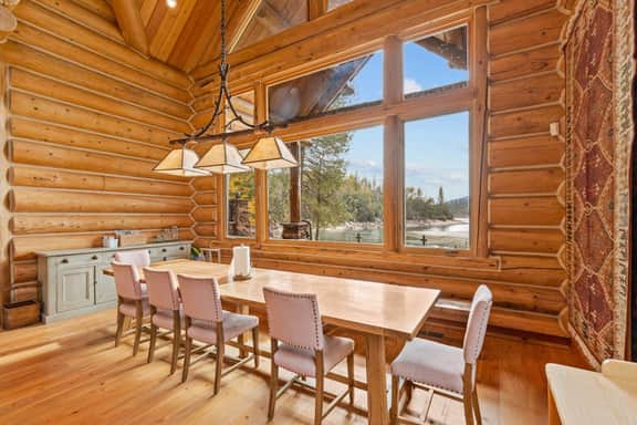 Willow Cove Log Cabin - Image 5
