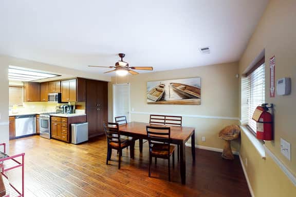 Calandri Lakeview House - Image 4