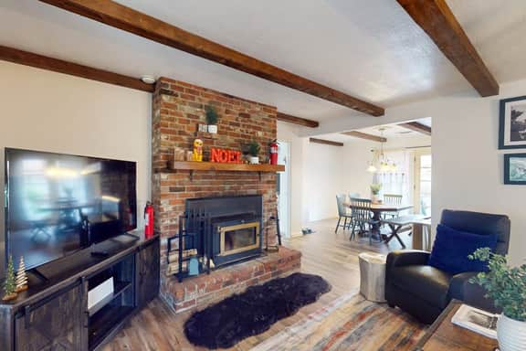 The Firelight Lodge - Hot Tub & Game Room - Image 5