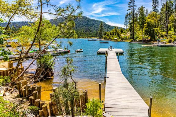 Todds Lakefront House - Image 4