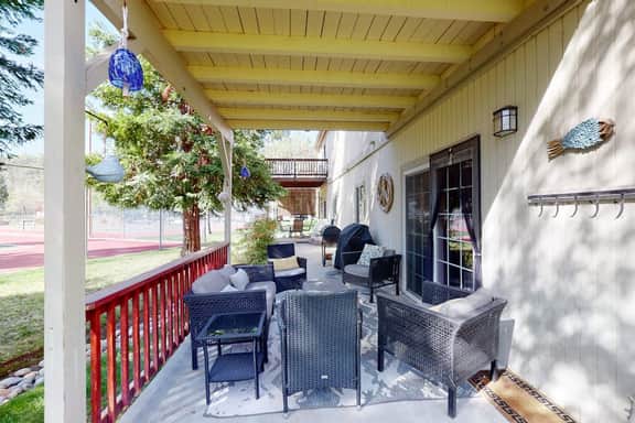 Northshore Lakeview Getaway - Image 2