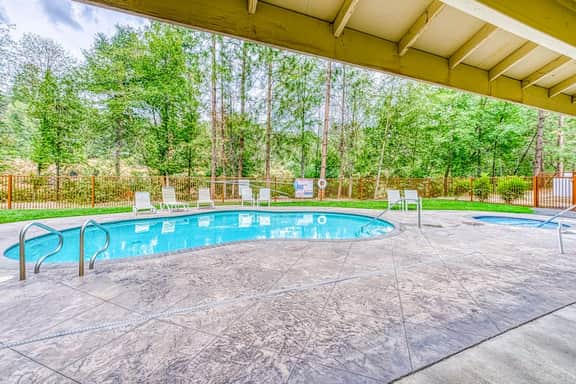 Slide Creek Retreat - Pool, Hot Tub, Walk to Lake - Image 3