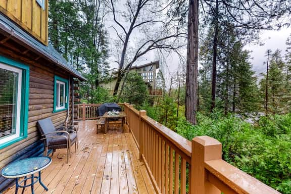 Harris Lakeview Cabin - Image 4