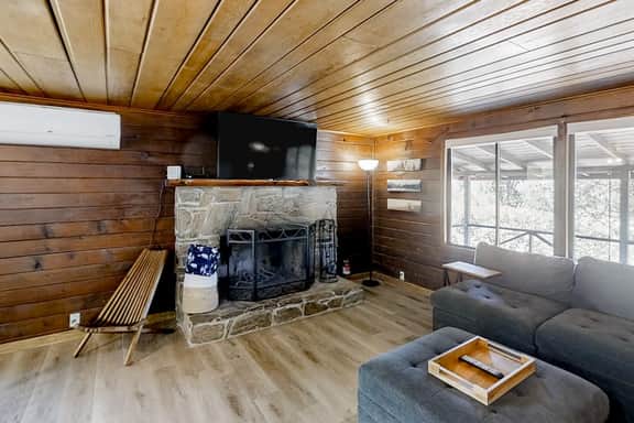 Sugar Pine Log Cabin - Image 5