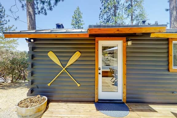 Sugar Pine Log Cabin - Image 2