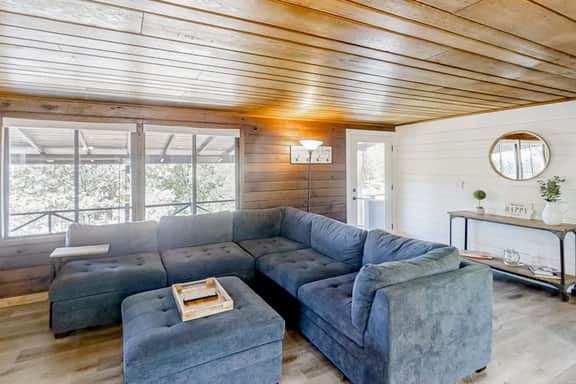 Sugar Pine Log Cabin - Image 4